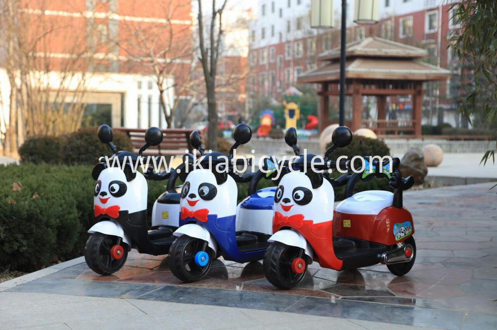 Tiga warna kanak -kanak tricycle elektrik